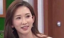 明星被爆料旅行视频播放,奢华度假生活引热议